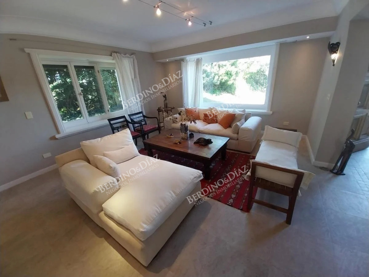 Casa ID.2201 - Venta espectacular casa Playa Brava a 100 metros del mar 