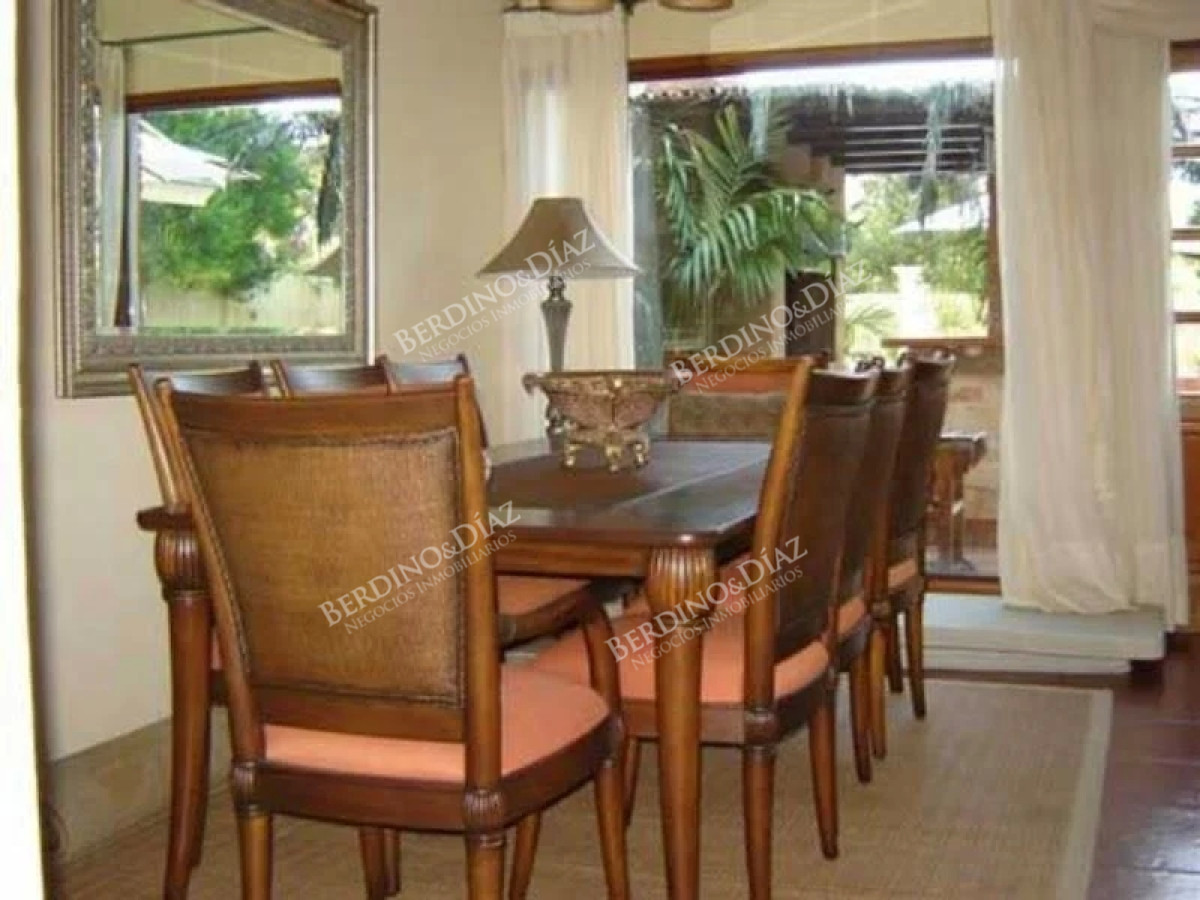 Casa ID.2192 - Casa en venta Barrio Beverly Hills
