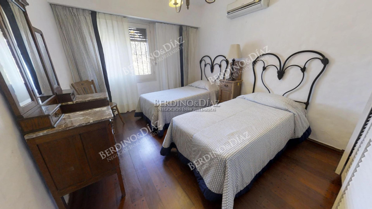 Casa ID.364 - Casa en venta de 6 Dormitorios en Lugano Punta del Este