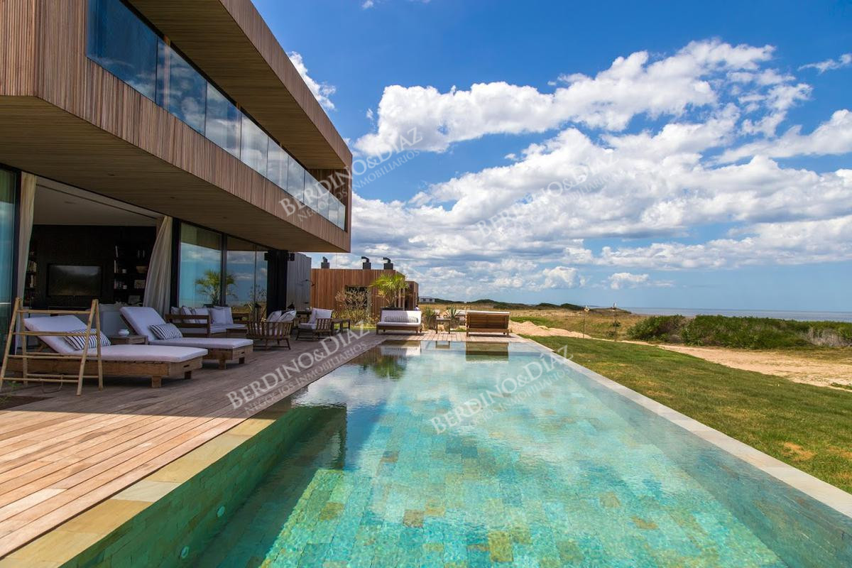 Casa ID.2230 - Espectacular Mansion sobre el mar Jose Ignacio en venta