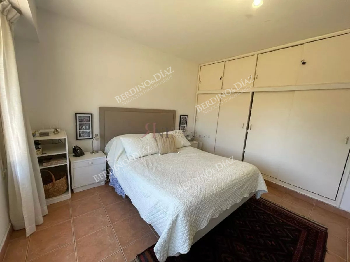 Casa ID.143 - Venta Chalet tradicional a metros de de Playa Mansa