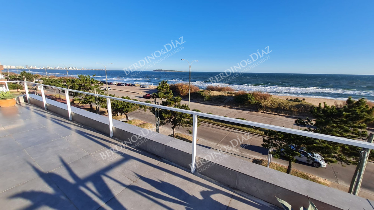 Casa ID.371 - Casa Exclusiva Residencia de 3 niveles Frente al Mar 