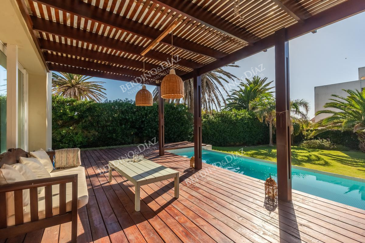 Casa ID.2354 - Casa en Peninsula Zona Faro 4 dormitorios