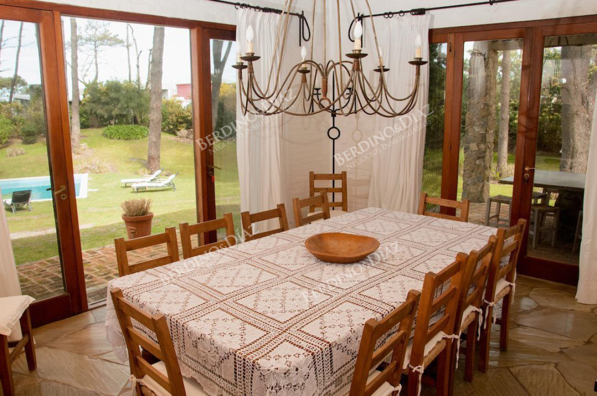 Casa ID.2184 - Residencia en venta en Montoya con vista al mar
