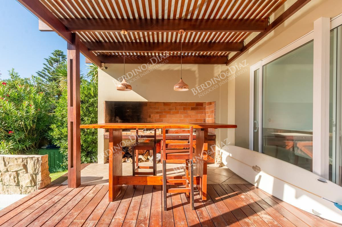 Casa ID.2354 - Casa en Peninsula Zona Faro 4 dormitorios