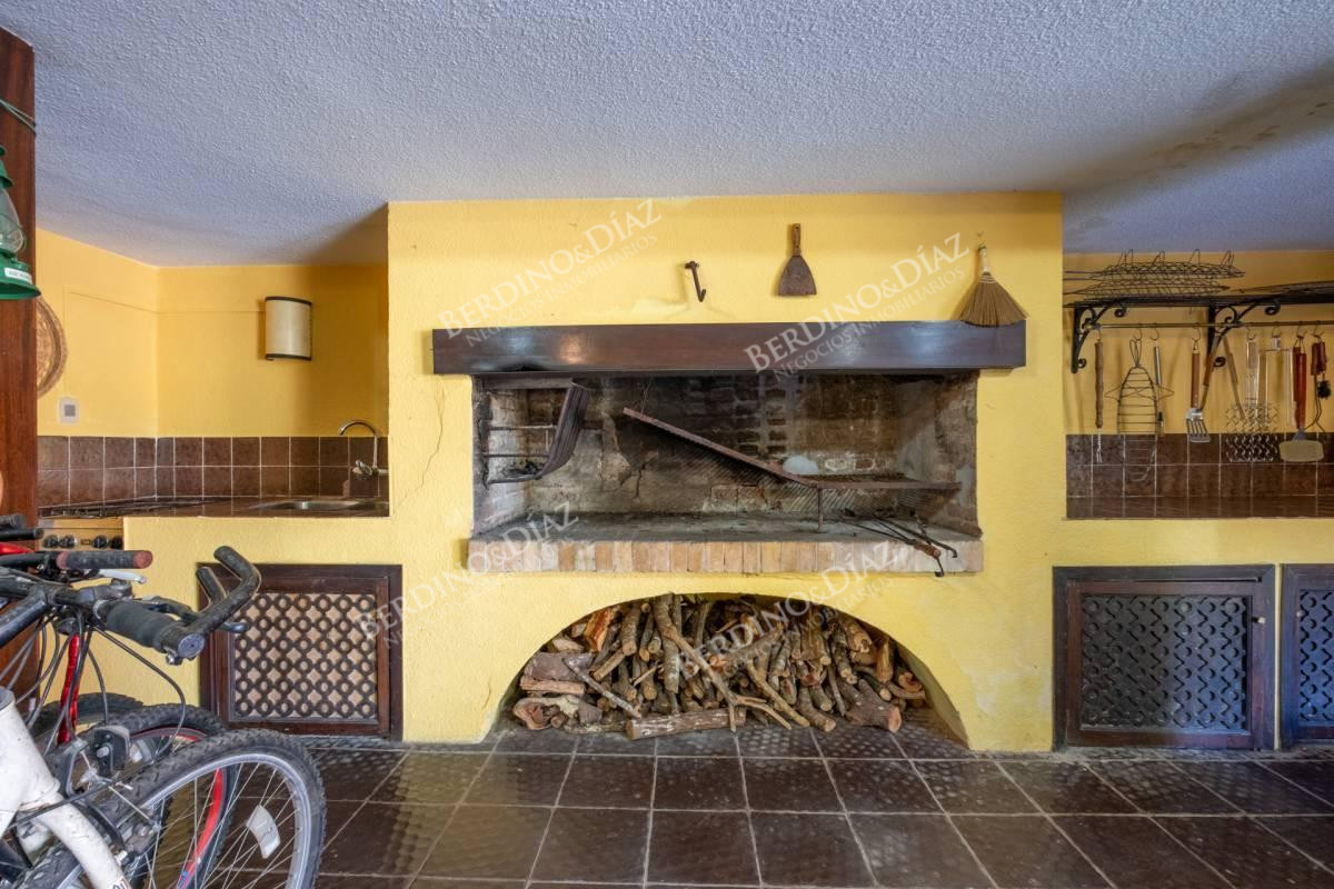 Casa ID.2351 - Casa en 3 niveles 6 dormitorios Barrio Golf en venta Punta del Este