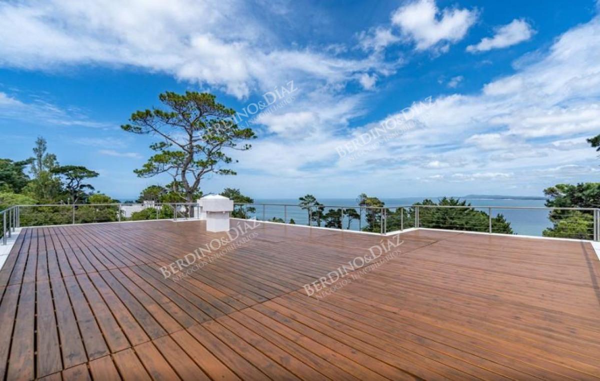 Casa ID.2228 - Espectacular casa en piedra venta Punta Ballena con vista al mar