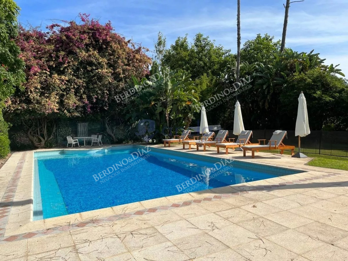 Casa ID.1598 - Casa espectacular en venta  Playa Mansa