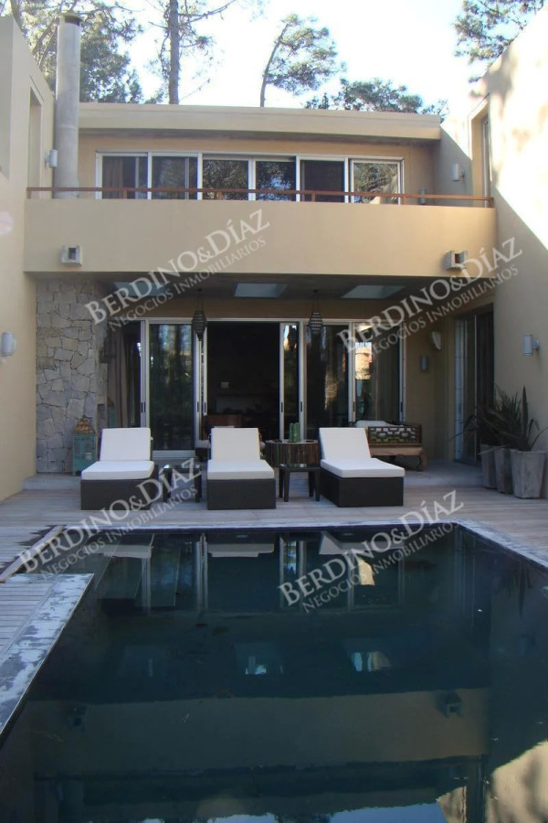 Casa ID.2162 - Casa espectacular en Laguna Blanca