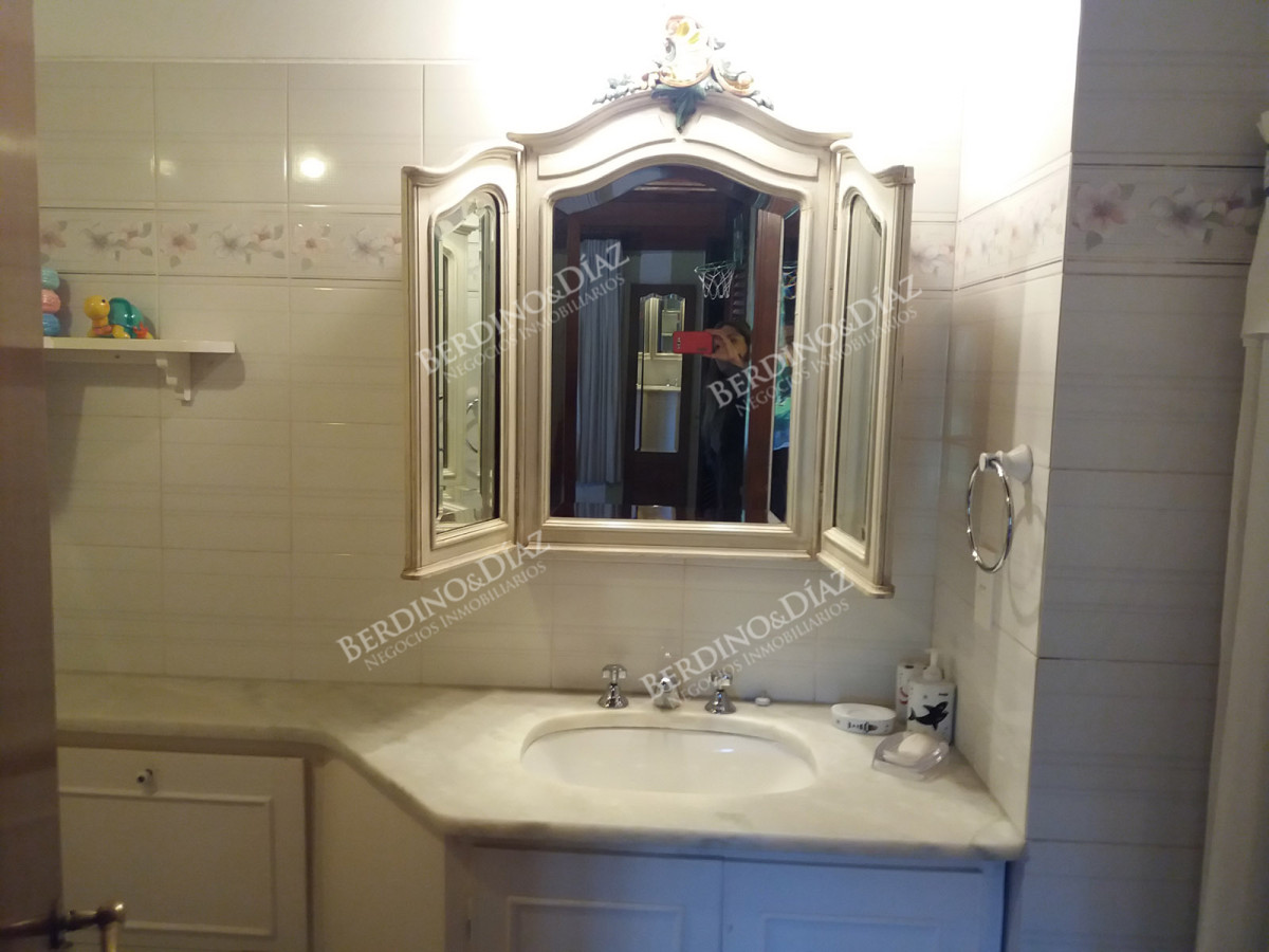 Casa ID.2407 - Casa en venta en Playa Mansa excelente construccion