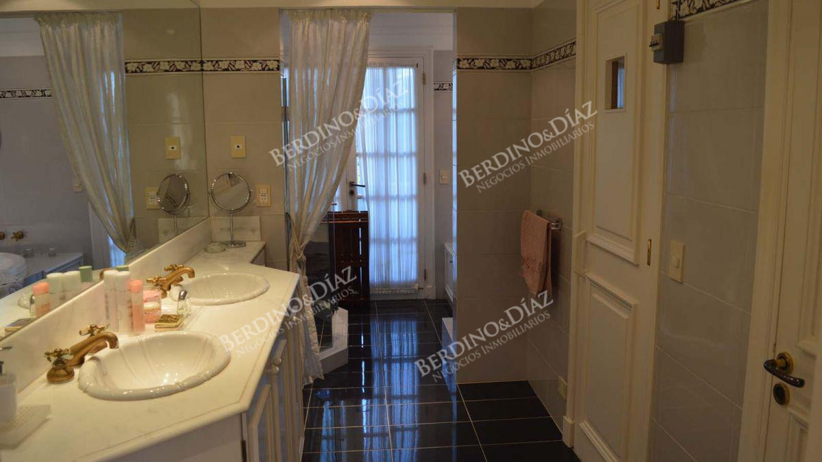 Casa ID.1004 - Residencia de gran jerarquía en Beverly Hills