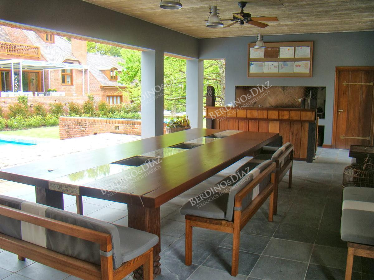 Casa ID.2173 - En venta Importante Residencia Zona Golf Punta del Este