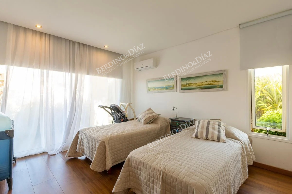 Casa ID.2354 - Casa en Peninsula Zona Faro 4 dormitorios
