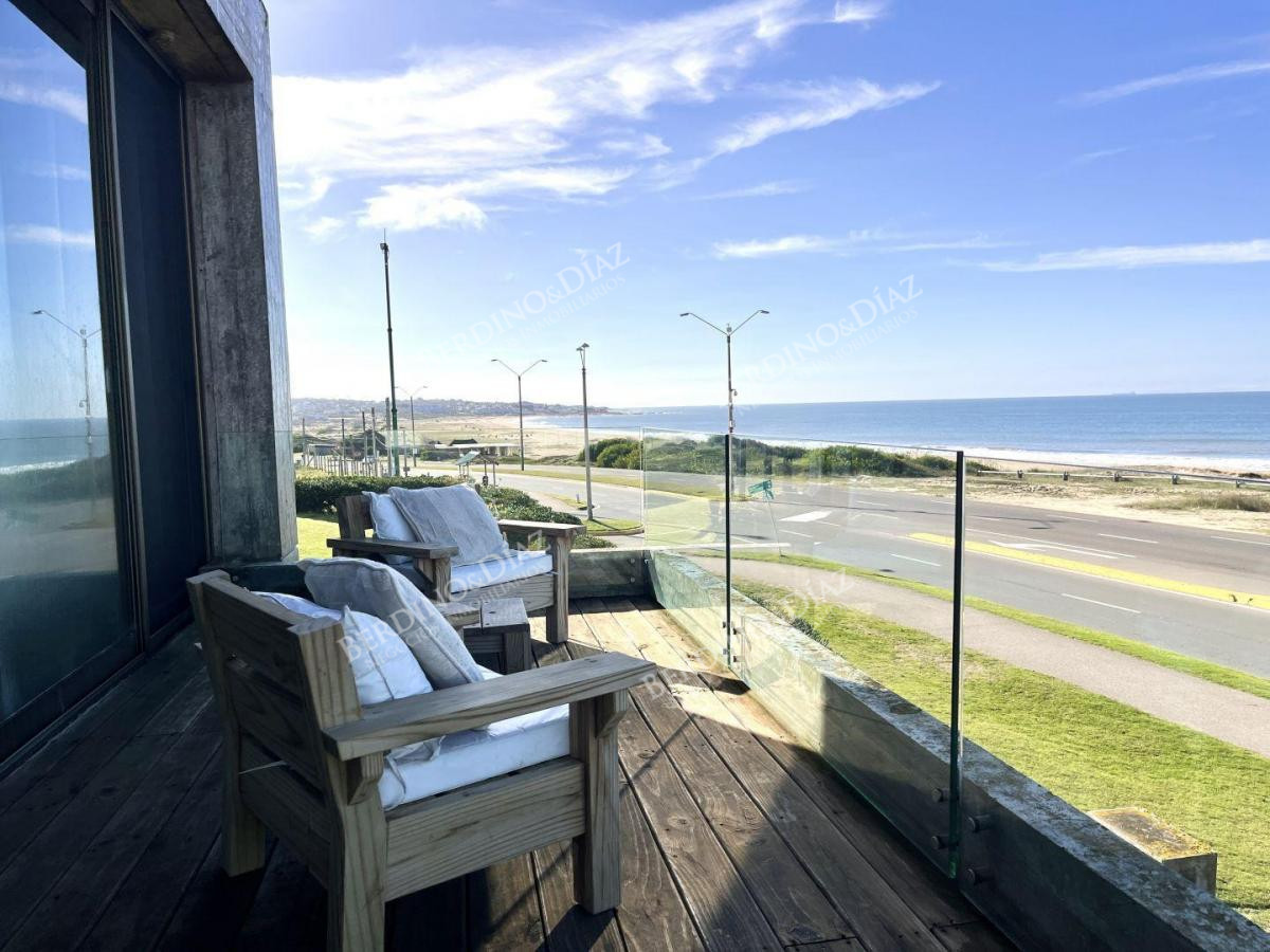 Casa ID.2334 - Casa frente al Mar en venta en Montoya espectacular 3 niveles