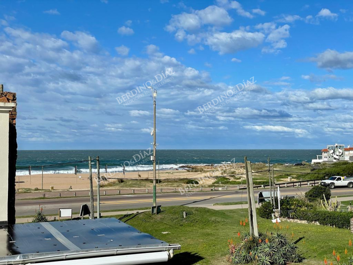 Casa ID.2177 - Casa minimalista con vista al mar en Montoya