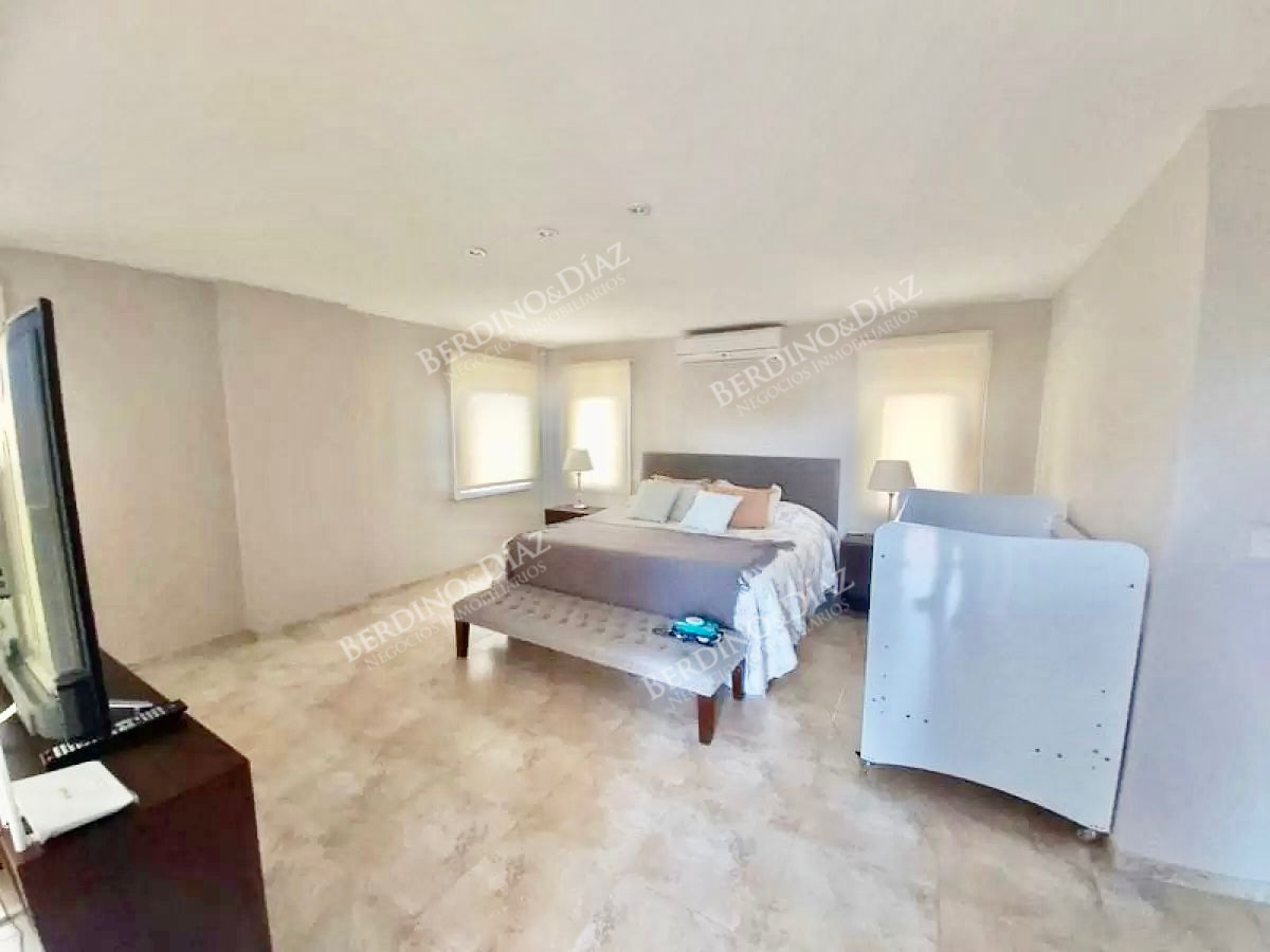 Casa ID.1907 - Casa en venta  Playa Mansa Pinares Punta del Este 