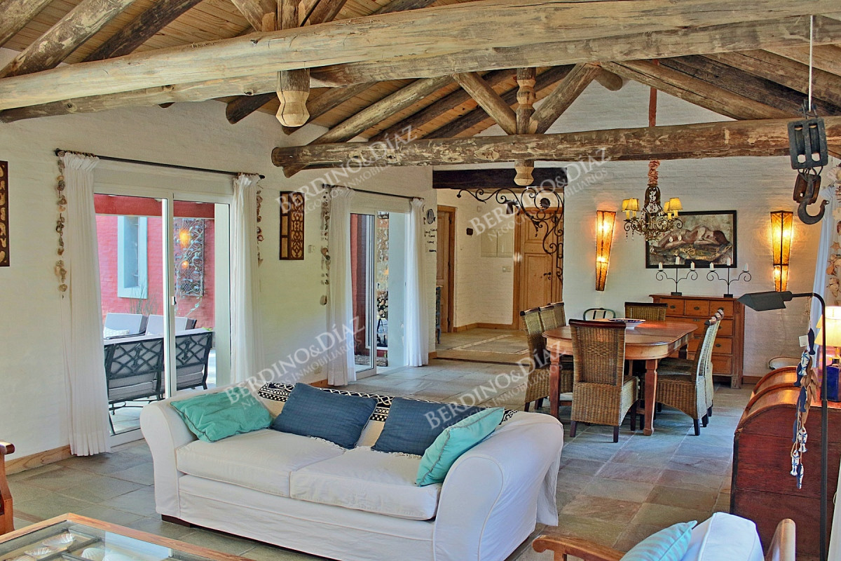 Casa ID.2408 - Casa en venta en Rincon del Indio 