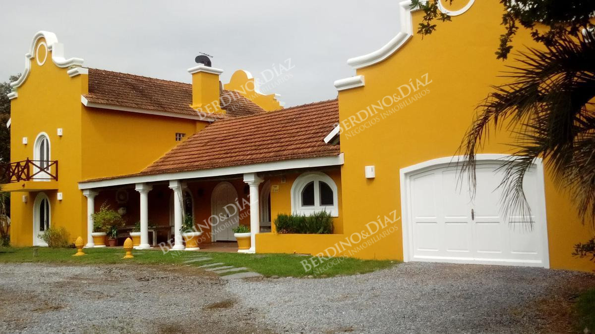 Casa ID.2147 - Casa campo importante en venta Zona Manantiales