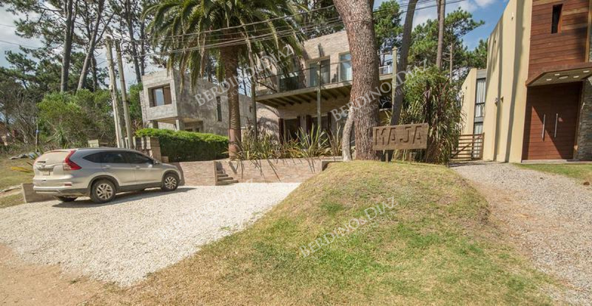 Casa ID.2259 - Casa moderna en venta en Playa Montoya La Barra