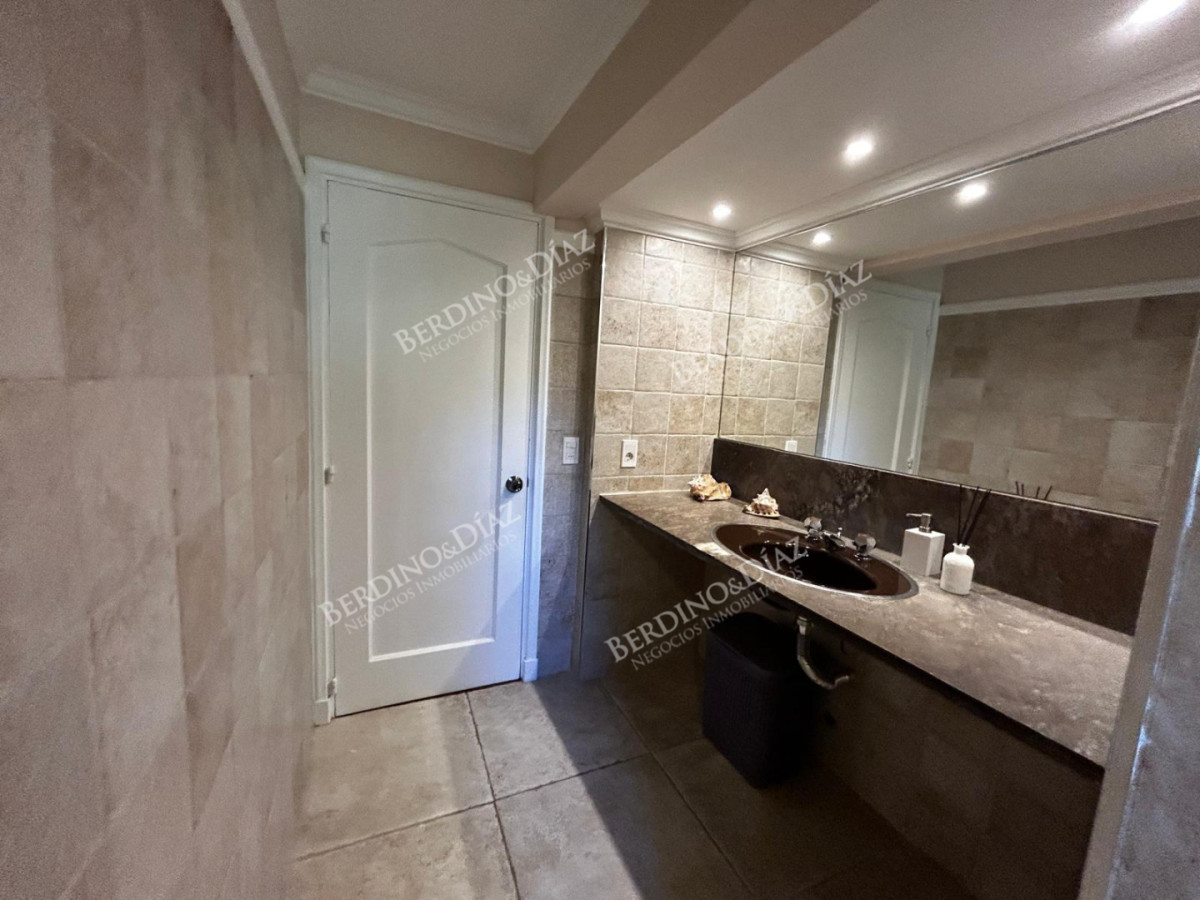 Casa ID.3011 - Hermosa casa en venta en Barrio Lugano Arbolada 