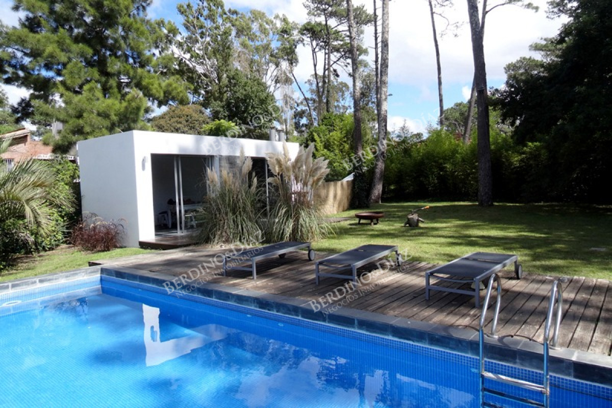 Casa ID.2411 - Casa moderna en venta 5 dormitorios en San Rafael