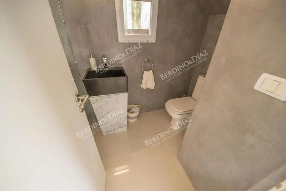 Casa ID.2259 - Casa moderna en venta en Playa Montoya La Barra