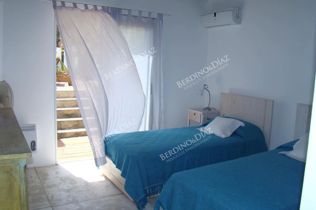 Casa ID.2180 - Casa en venta en La Barra con vista al mar