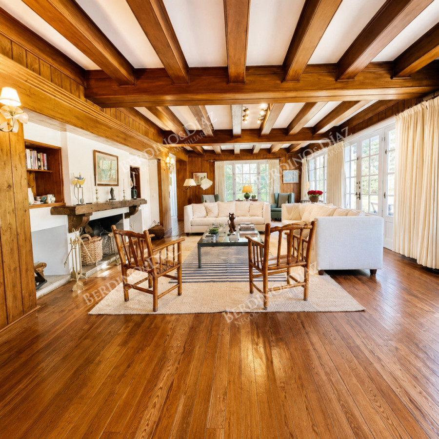 Casa ID.1886 - Chalet con Historia. Un Clásico de Punta del Este a 300 metros del mar