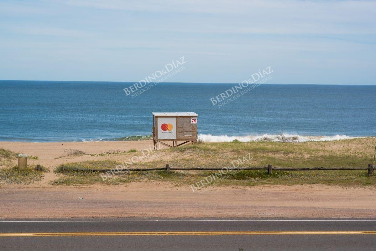 Casa ID.2254 - Casa encantadora en venta frente al mar En Manantiales