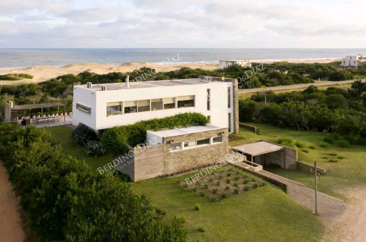 Casa ID.2264 - Residencia espectacular sobre el mar Arenas de Jose Ignacio
