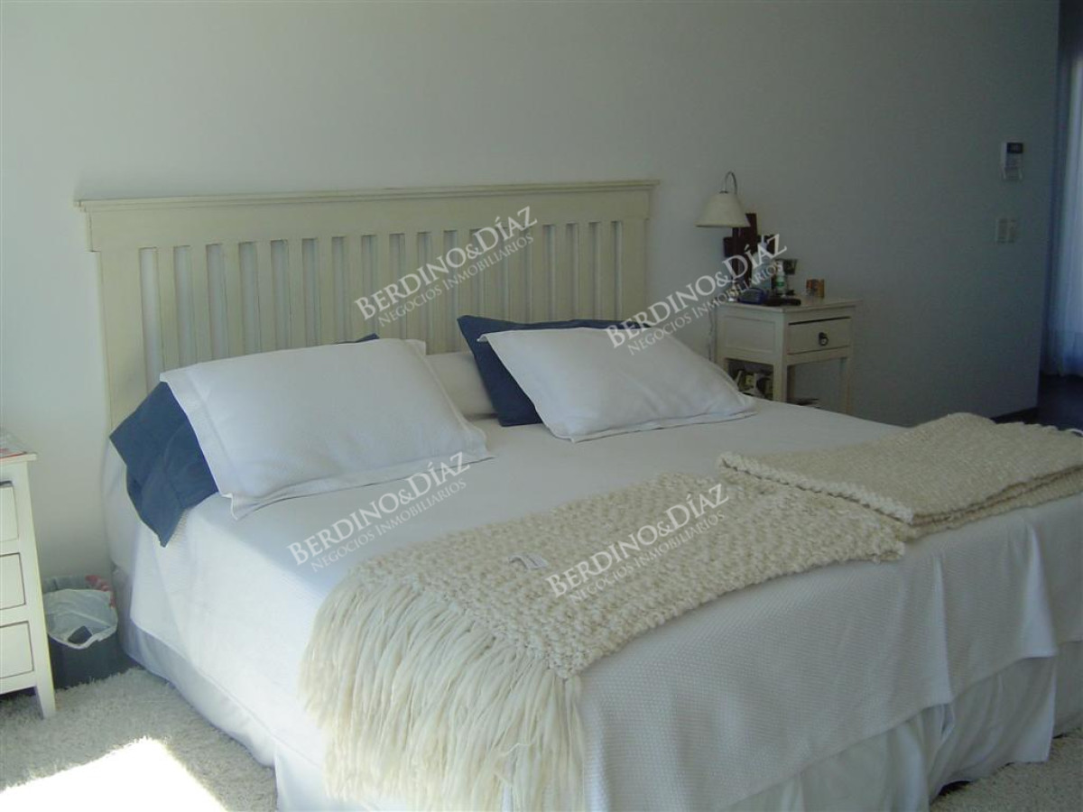 Casa ID.2391 - Casa frente al mar sobre lomo de Punta Ballena en venta 