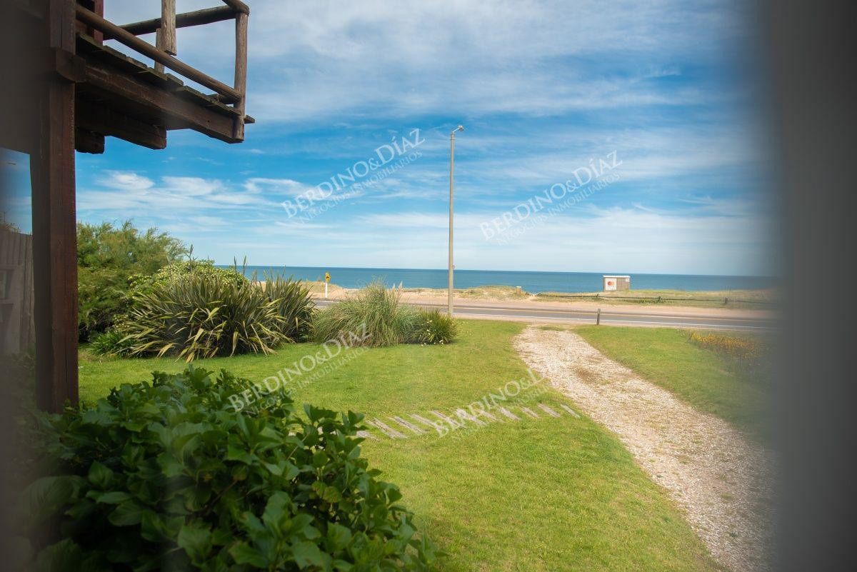 Casa ID.2254 - Casa encantadora en venta frente al mar En Manantiales