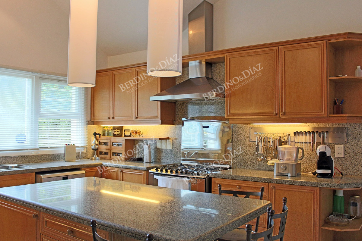 Casa ID.2397 - Magnifica propiedad en venta Playa Mansa