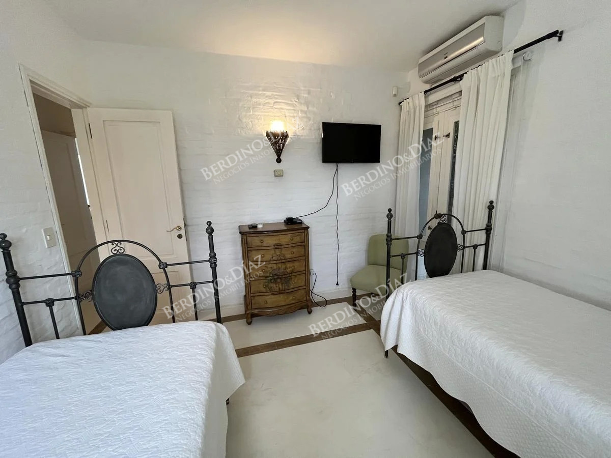 Casa ID.851 - Casa en venta cerca del mar y con vista  en La Barra 