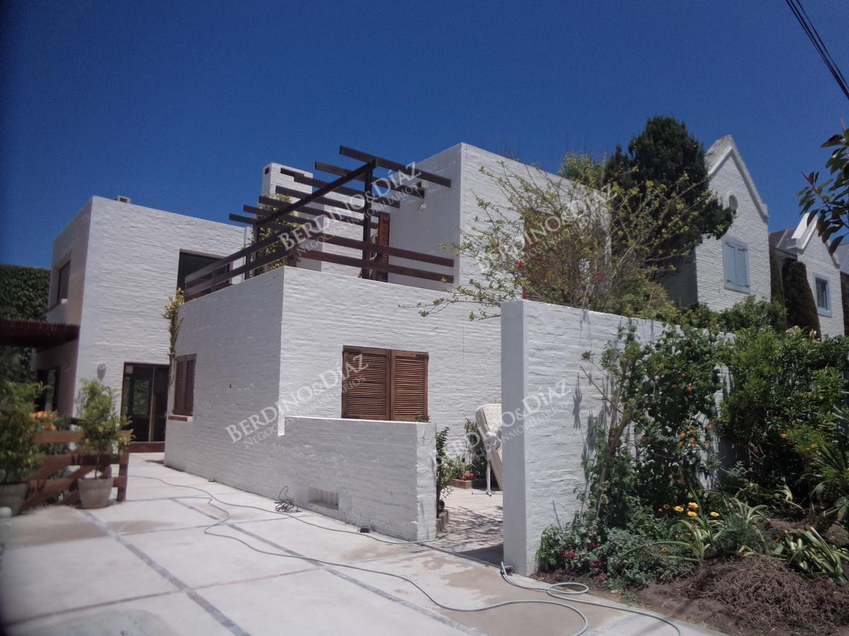 Casa ID.2187 - Casa de 4 dormitorios en venta en La Barra