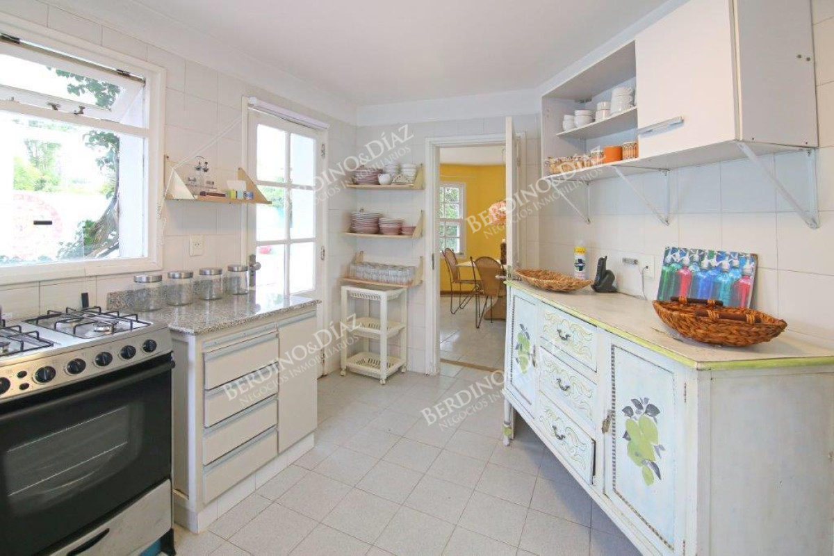 Casa ID.747 - Casa - La Barra hermosa casa en Venta 5 dormitorios