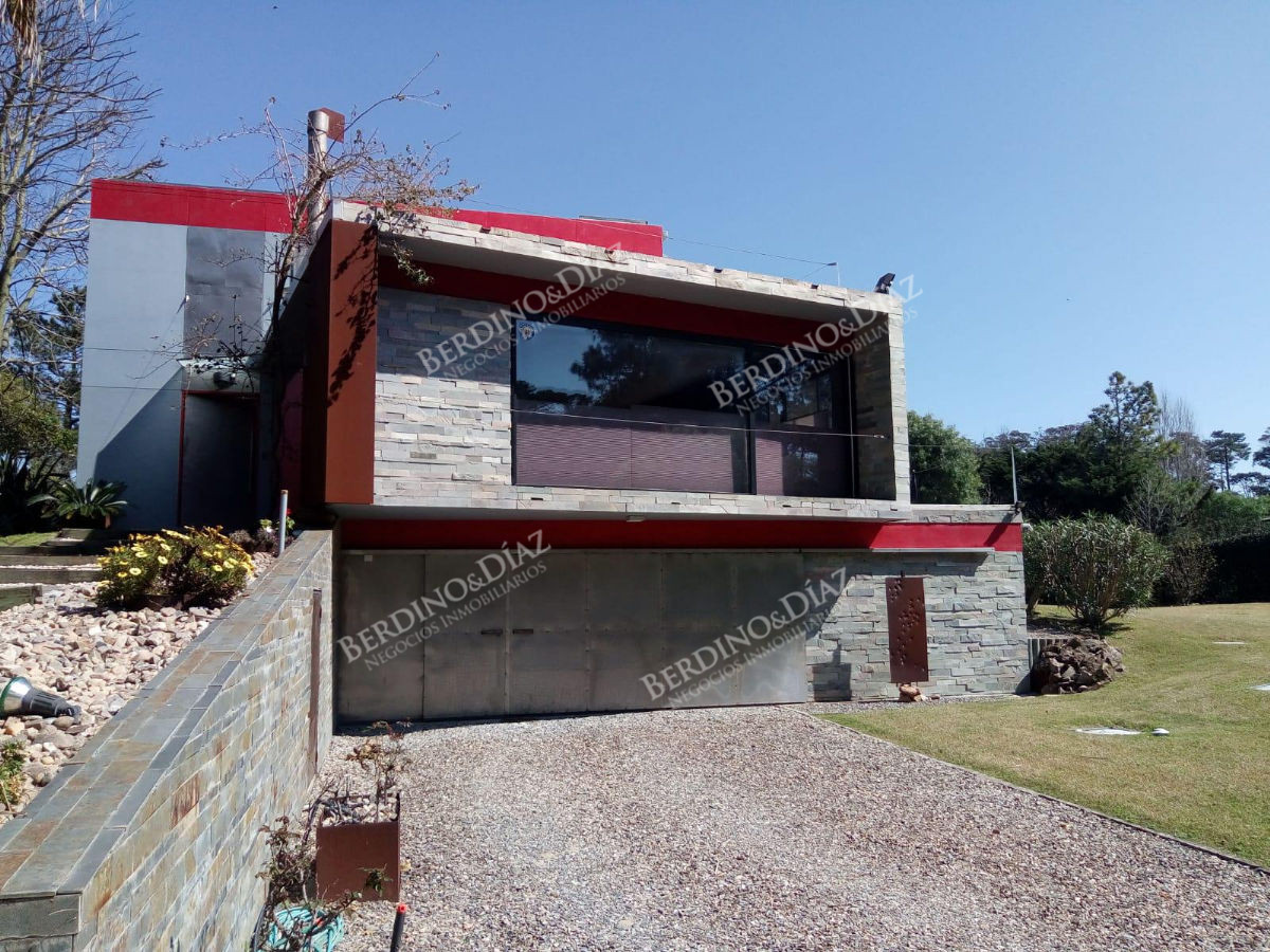 Casa ID.758 - Moderna Residencia Minimalista a 2 cuadras de la Playa