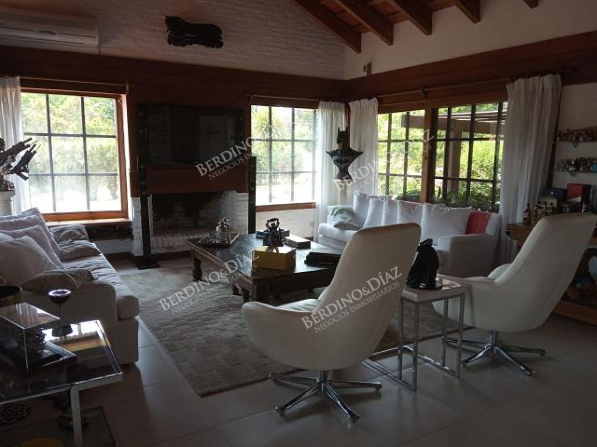Casa ID.769 - Espectacular casa en Pinares Venta