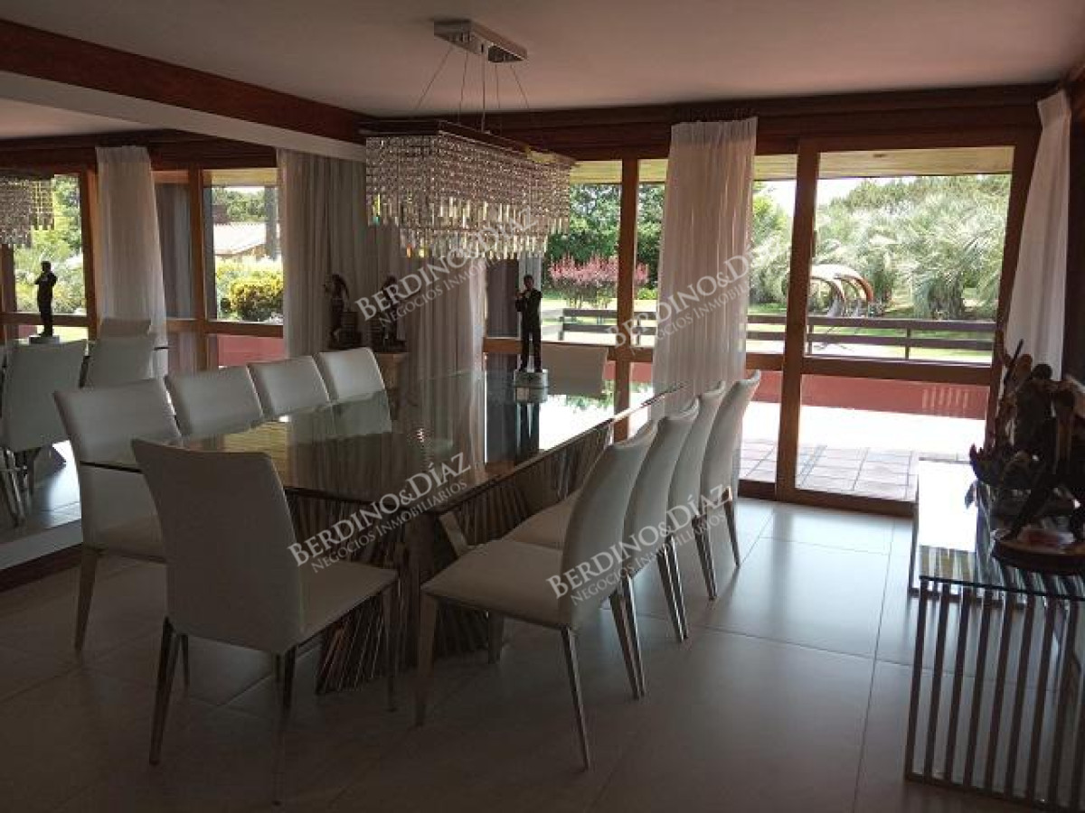 Casa ID.769 - Espectacular casa en Pinares Venta