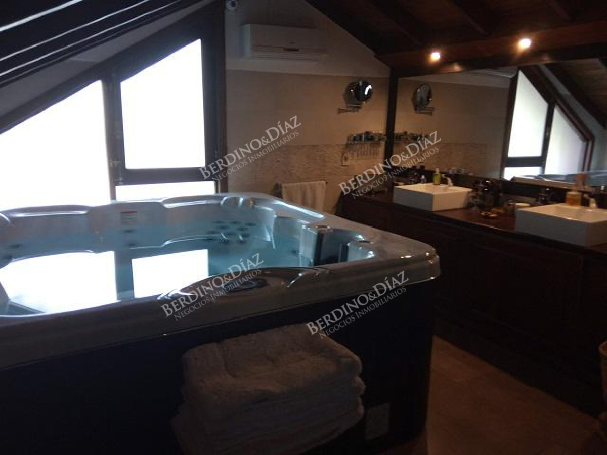 Casa ID.769 - Espectacular casa en Pinares Venta