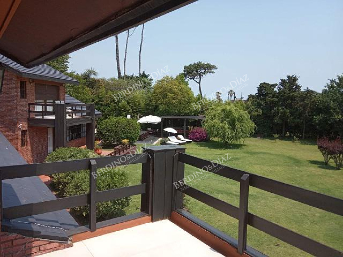 Casa ID.769 - Espectacular casa en Pinares Venta