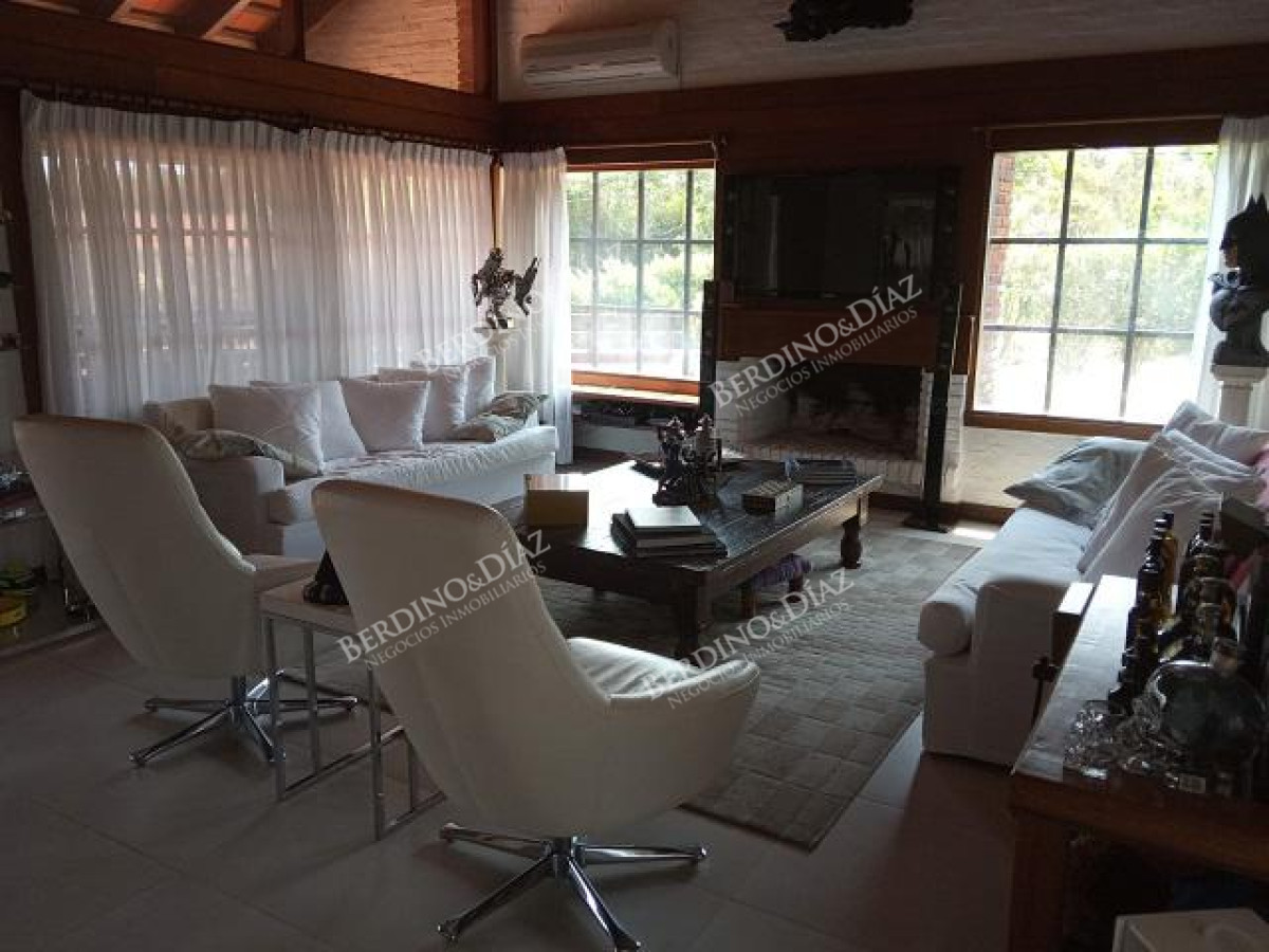 Casa ID.769 - Espectacular casa en Pinares Venta