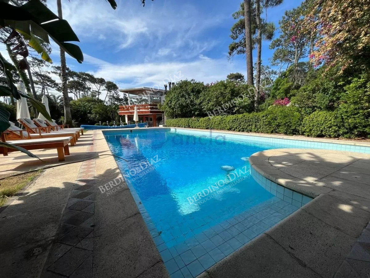 Casa ID.1598 - Casa espectacular en venta  Playa Mansa