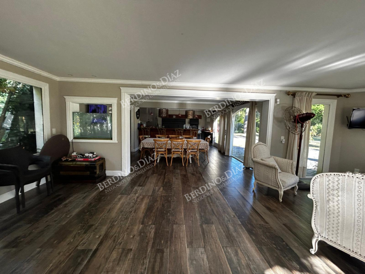 Casa ID.3011 - Hermosa casa en venta en Barrio Lugano Arbolada 