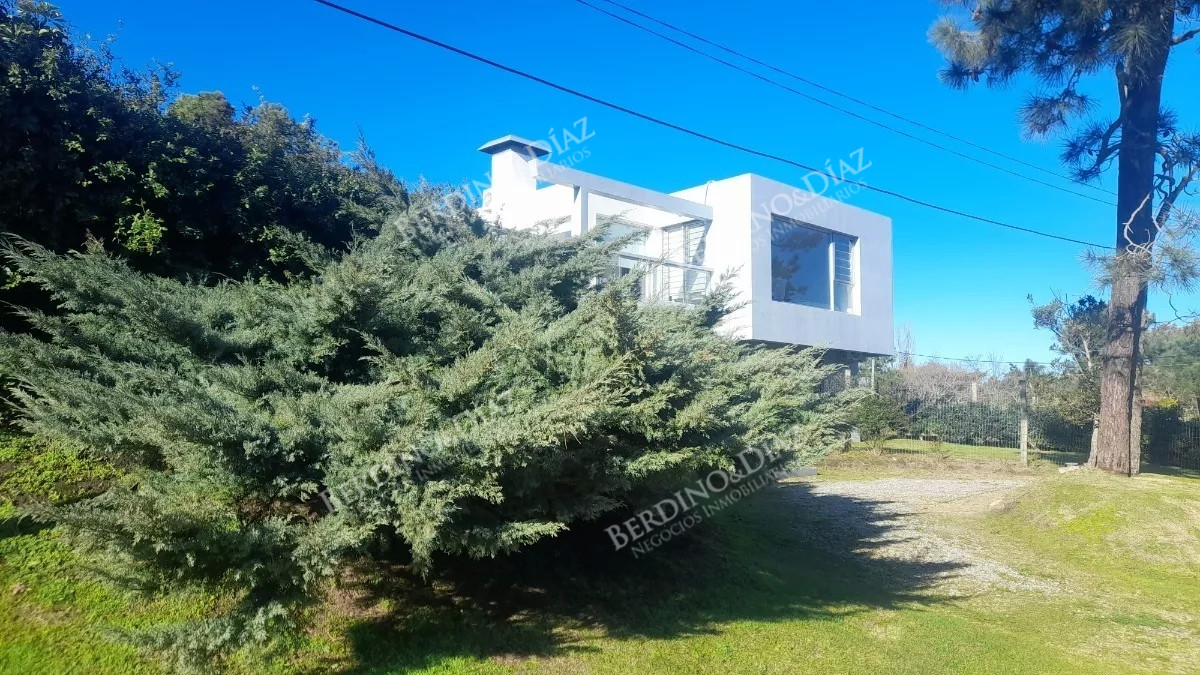 Casa ID.1988 - Casa estilo minimalista en venta Rincon del Indio 