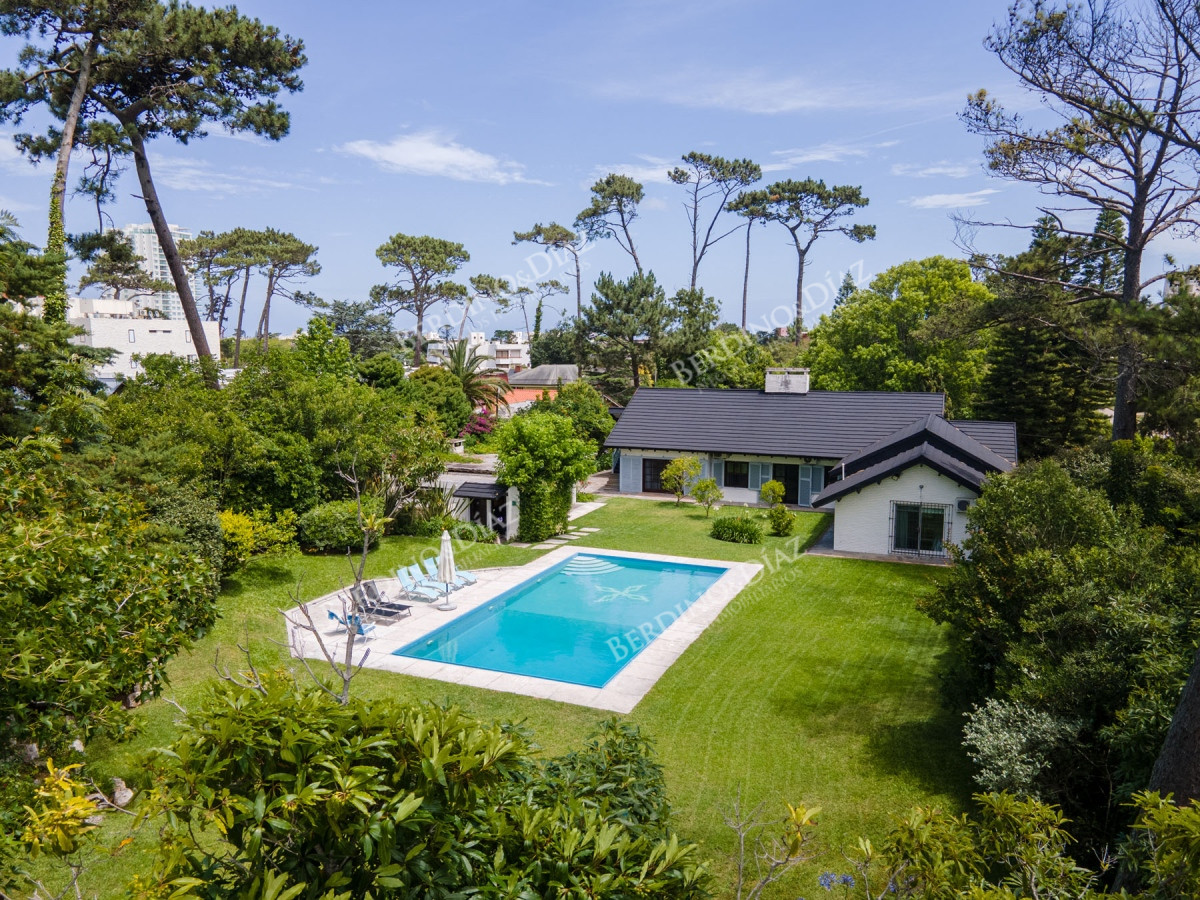 Casa ID.2398 - Casa en venta en Paradas de Playa Mansa cerca del mar