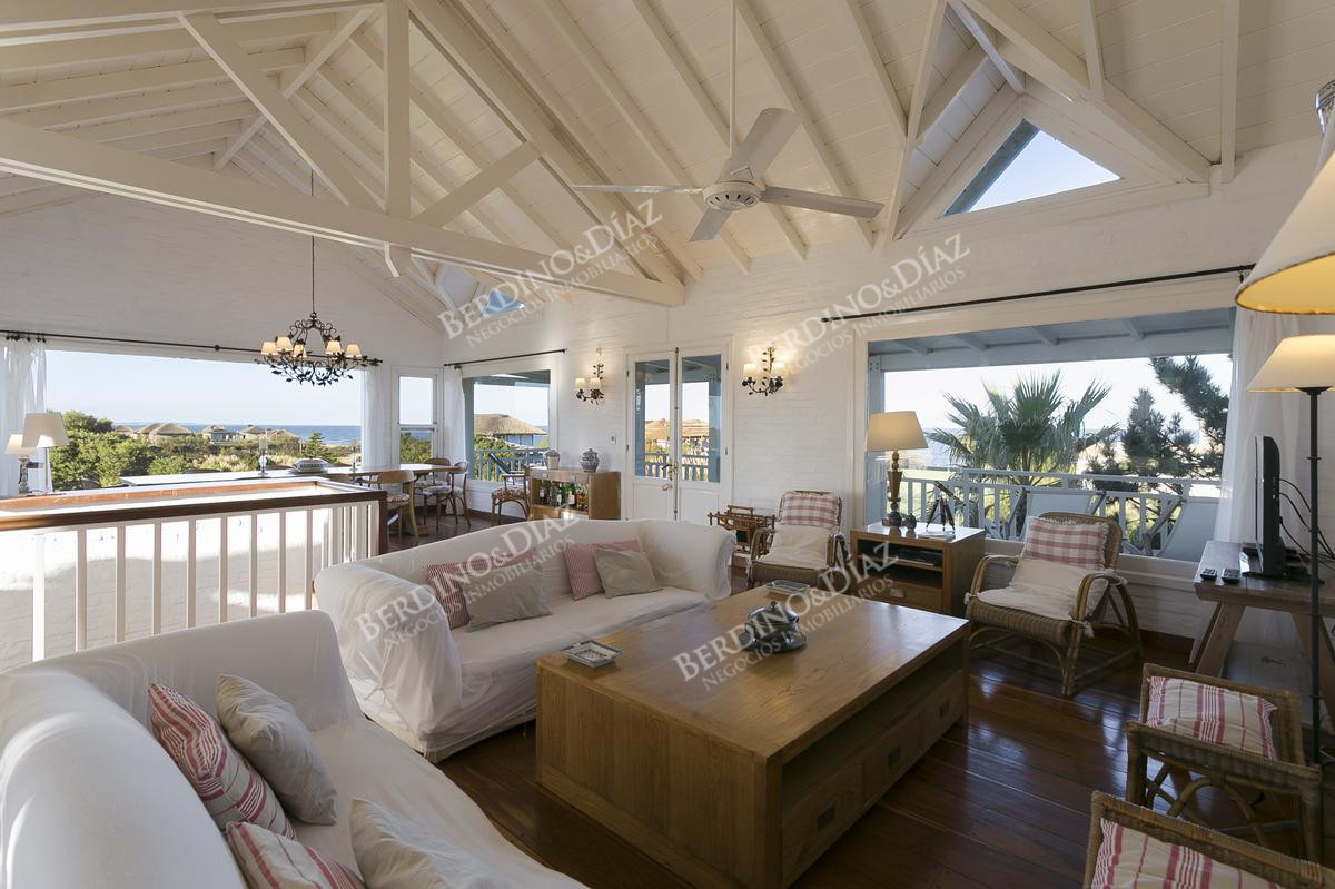 Casa ID.1229 - Casa en Punta Piedras con vista al mar