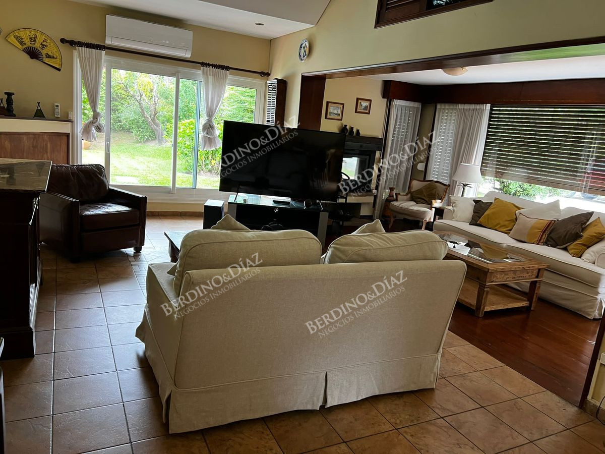 Casa ID.2619 - Casa en zona de Supermercado Devoto