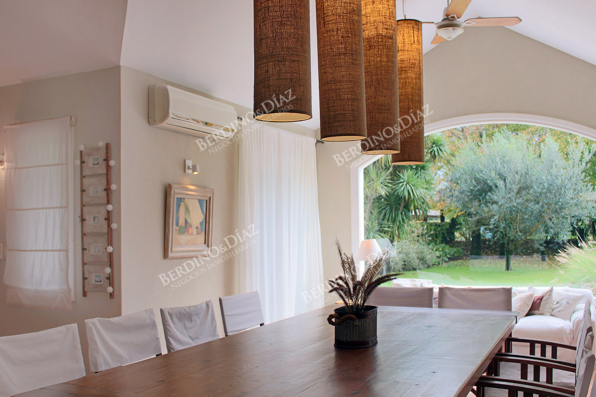 Casa ID.2397 - Magnifica propiedad en venta Playa Mansa