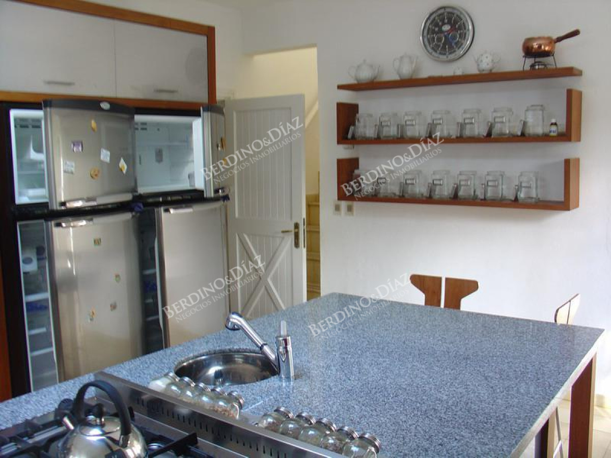 Casa ID.2200 - Casa hermosa en Laguna Blanca en venta